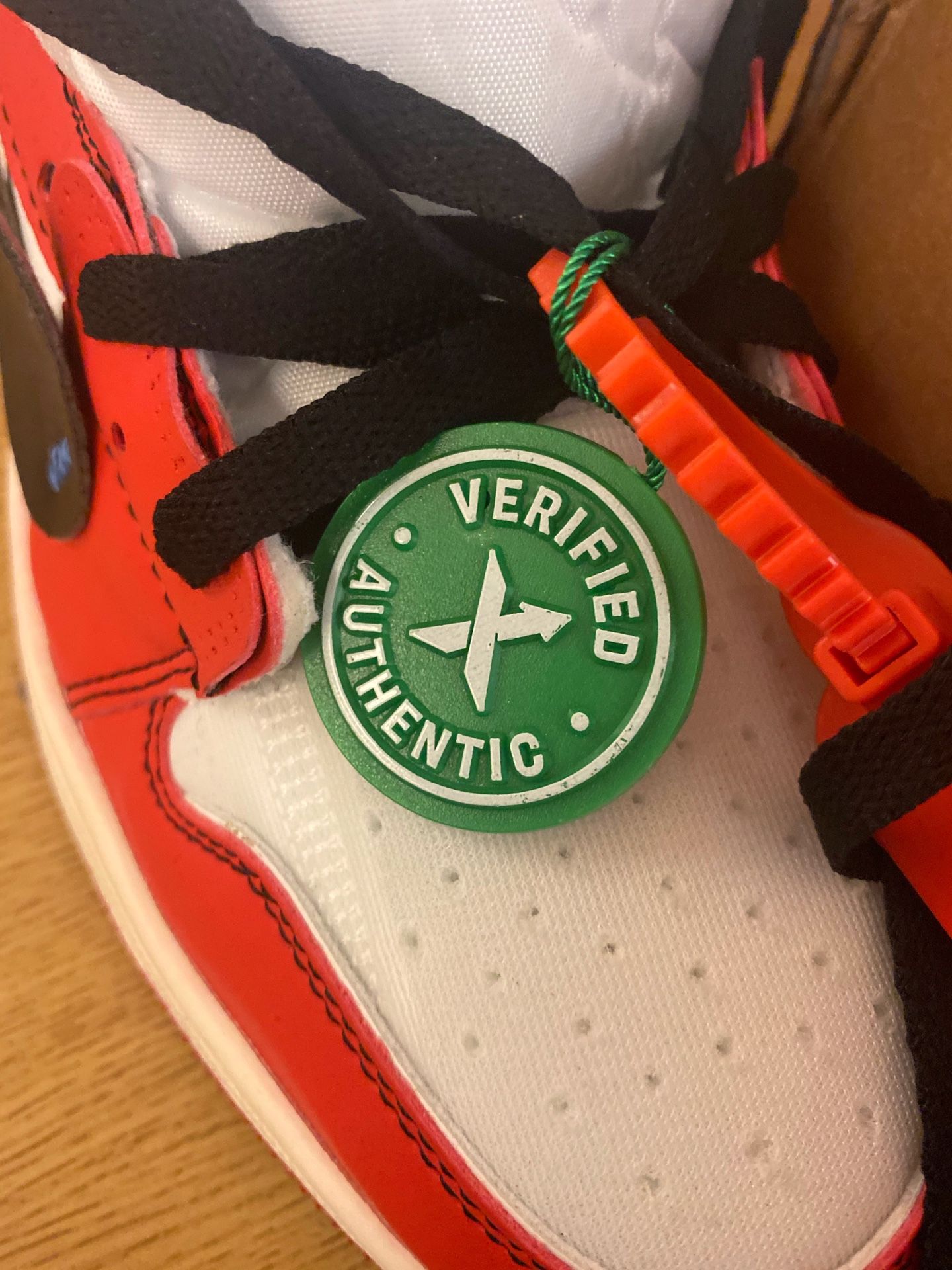 Jordan 1 Retro High Off-White Chicago