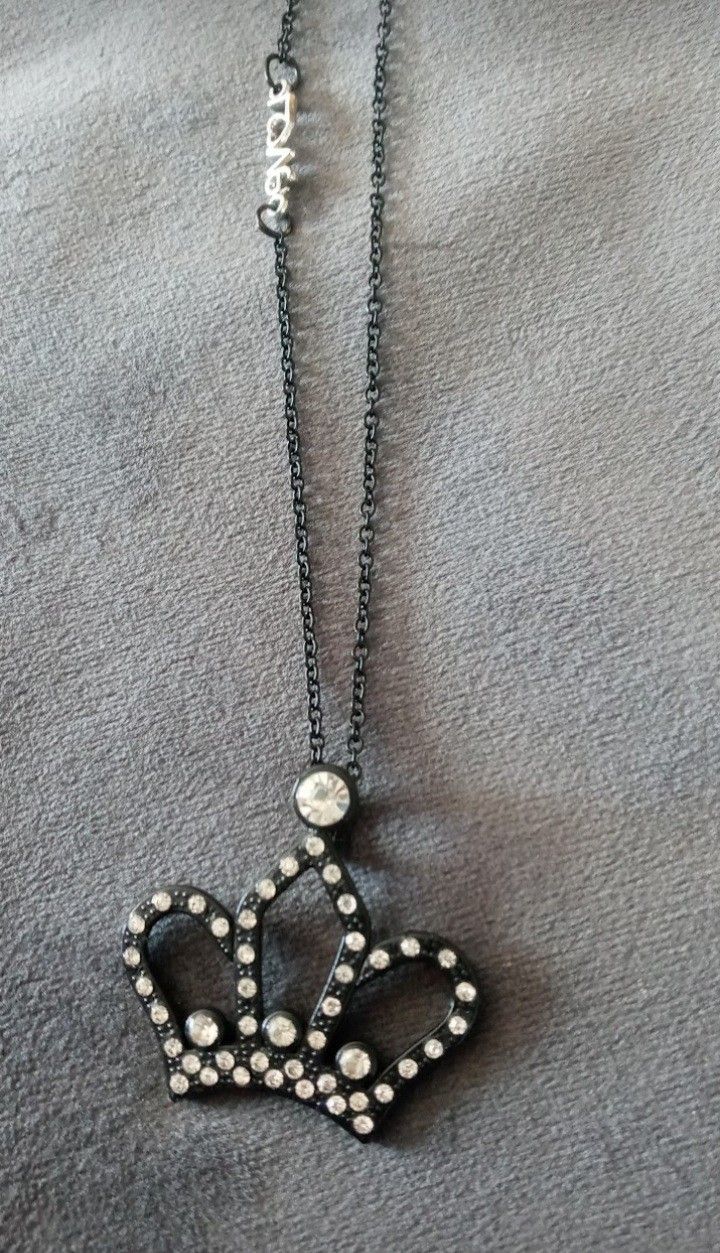 Loveđź–¤ Couture Tiara Bling Necklace!