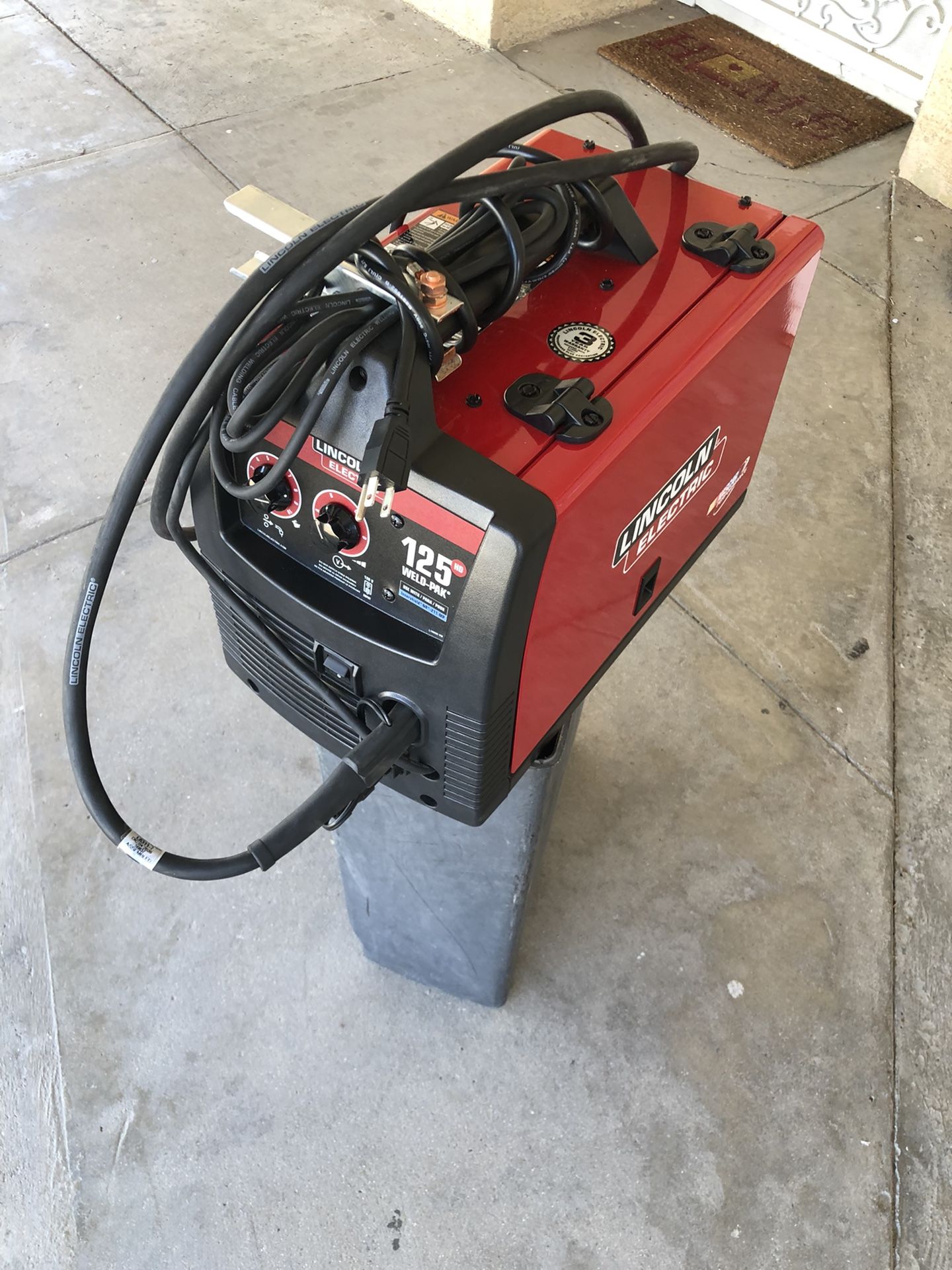 Lincon Weld Pak 125 Wire Feed Welder Brand New