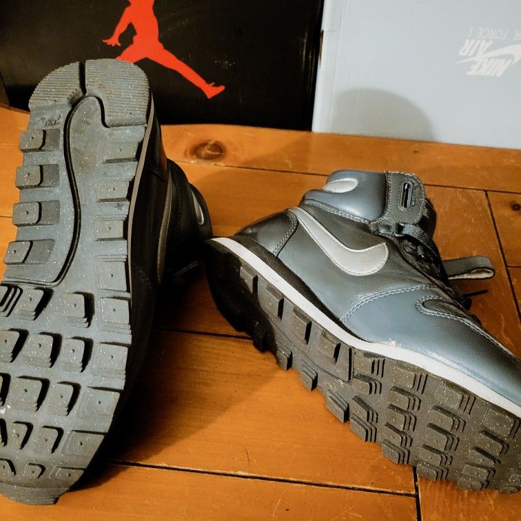 Nike Snow Waffle Sneakerboot Women's Size 10