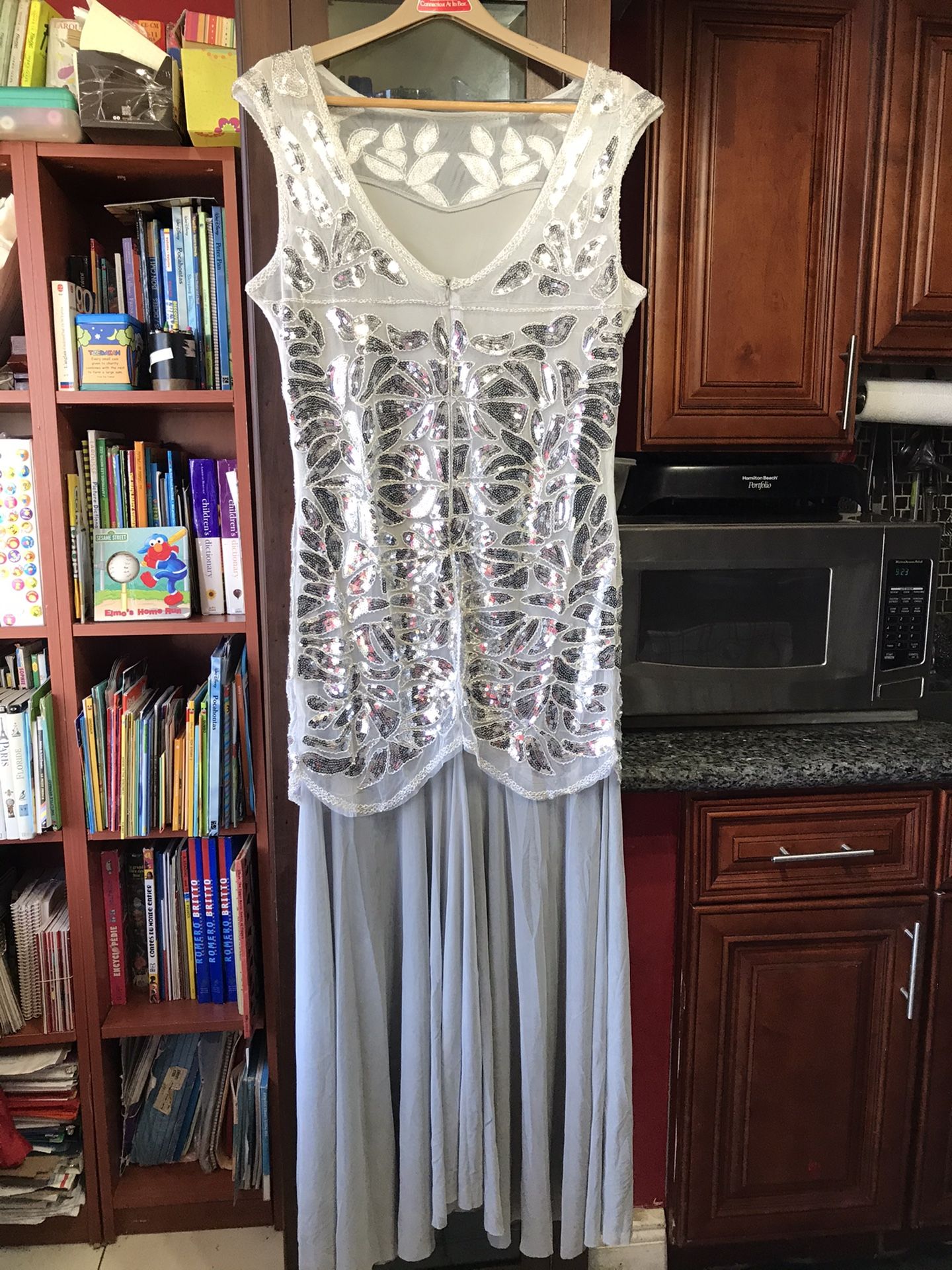 Beautiful NEW Long Silver sequins And Mesh Evening Party Prom Wedding Cruise Dress