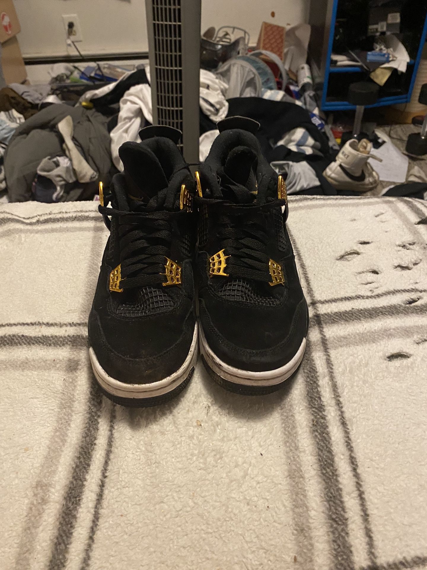 Jordan 4 Royalty’s 8.5 Barley Worn