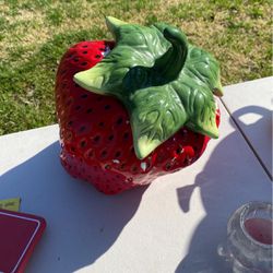Strawberry Cookie Jar Thumbnail