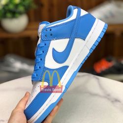 Nike Dunk Low UNC Never Used Thumbnail