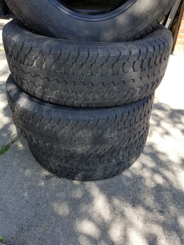 4 GOODYEAR WRANGLER USED TIRES LT 275 65 18