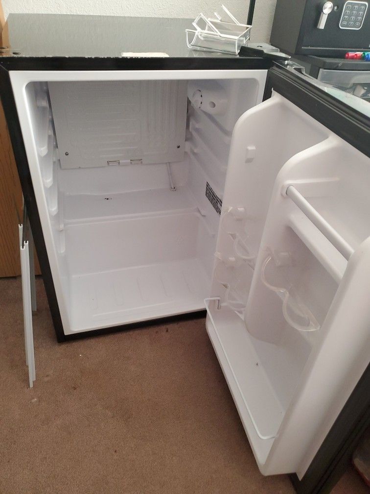 Insignia Mini Fridge