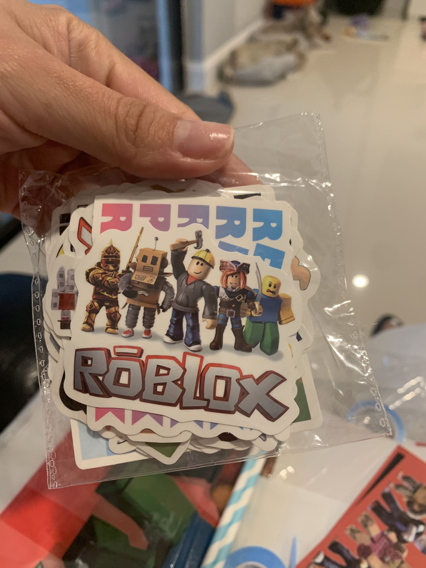 Roo-blox Birthday Party Decoration 