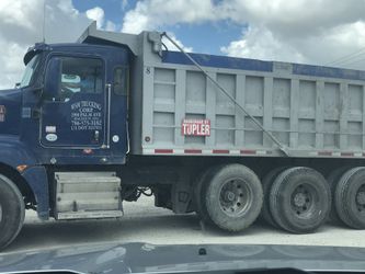 Camion De Volteo Automatico En Venta For Sale In Miami Fl Offerup