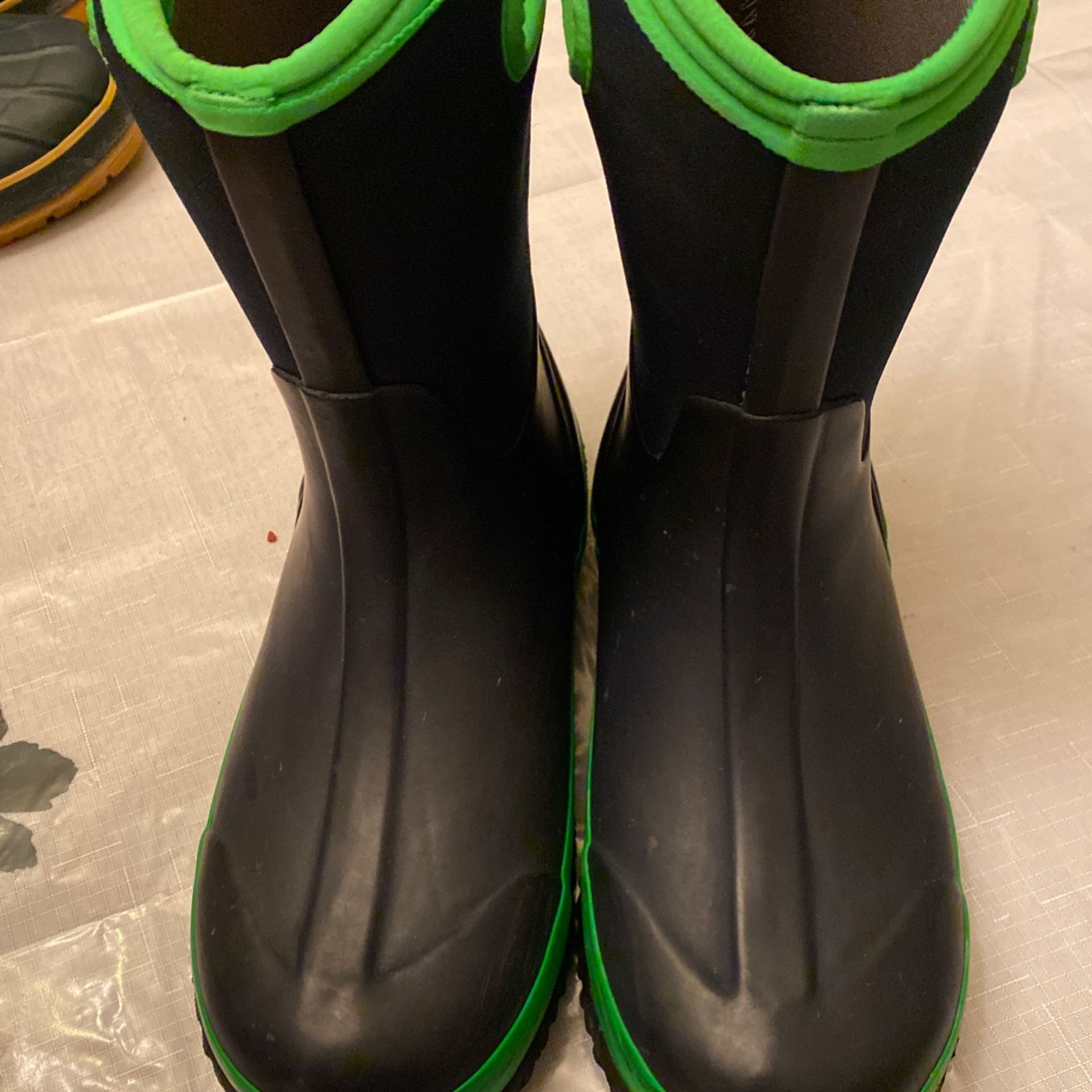 Kids Size 6 Snow Rain Boots Beautiful Conditions