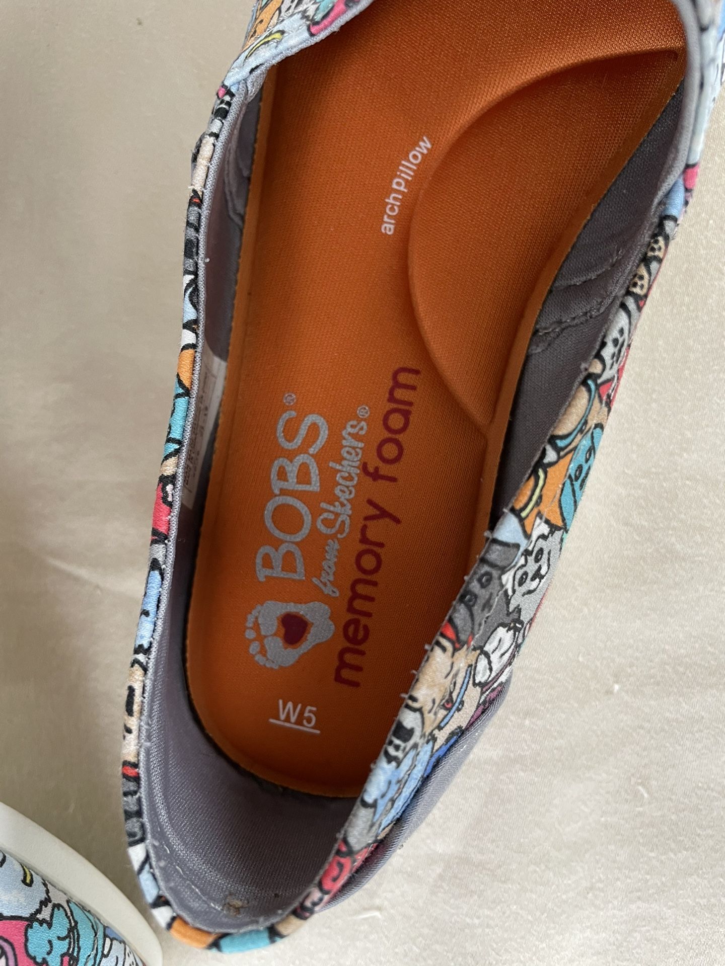 Sketchers Women’s Plush-Rove Rover Memory Foam Flats