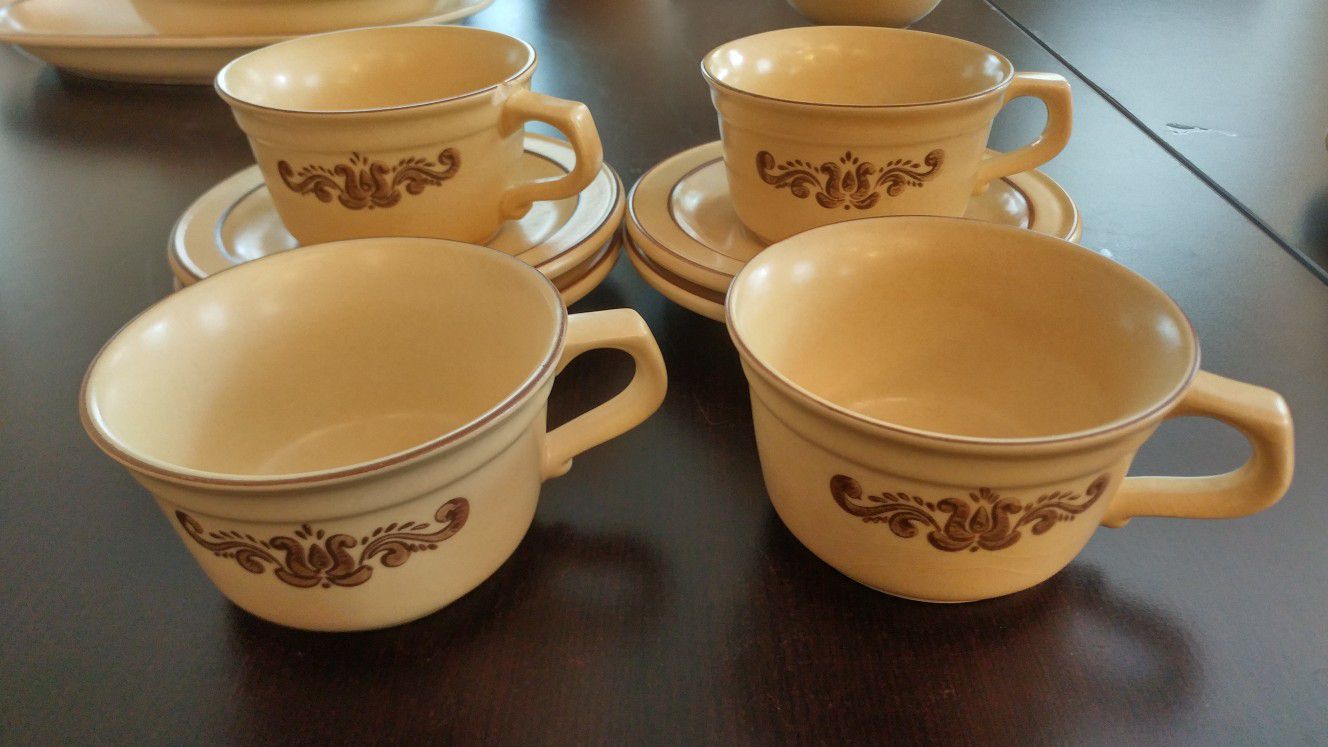 Pfaltzgraff Village Dinnerware Set Made in the US of A