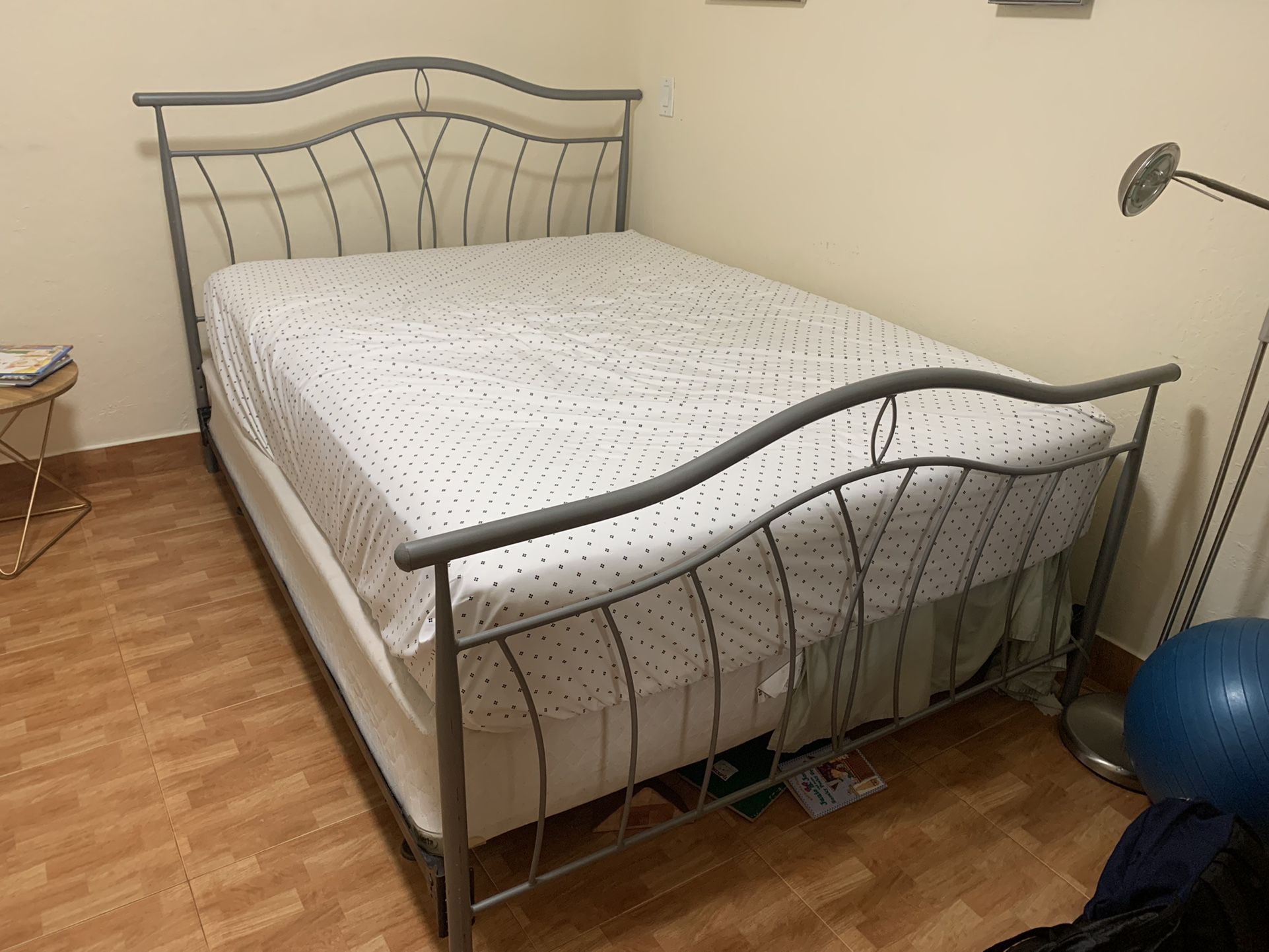 Full Size  Silver Bed 
