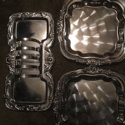 BRAND NEW SILVER PLATED BREAD DISH AND PLATE HOLDER $20.00 Thumbnail