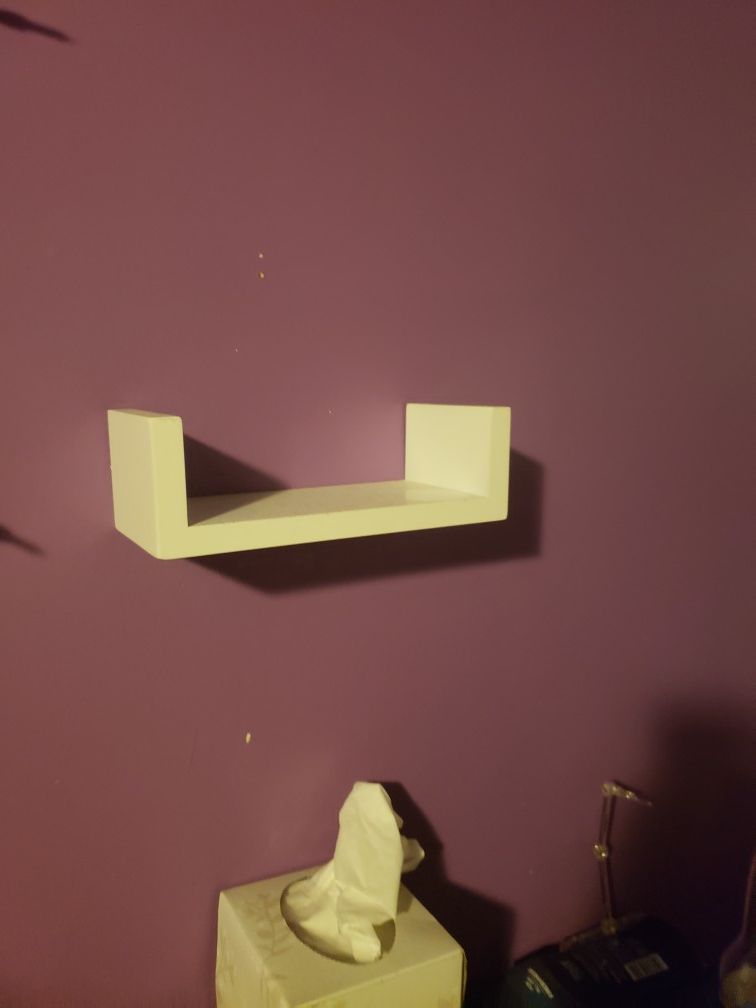 Floating shelves