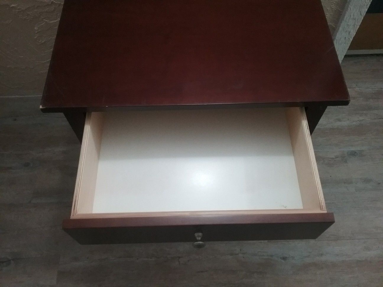 Single drawer end table