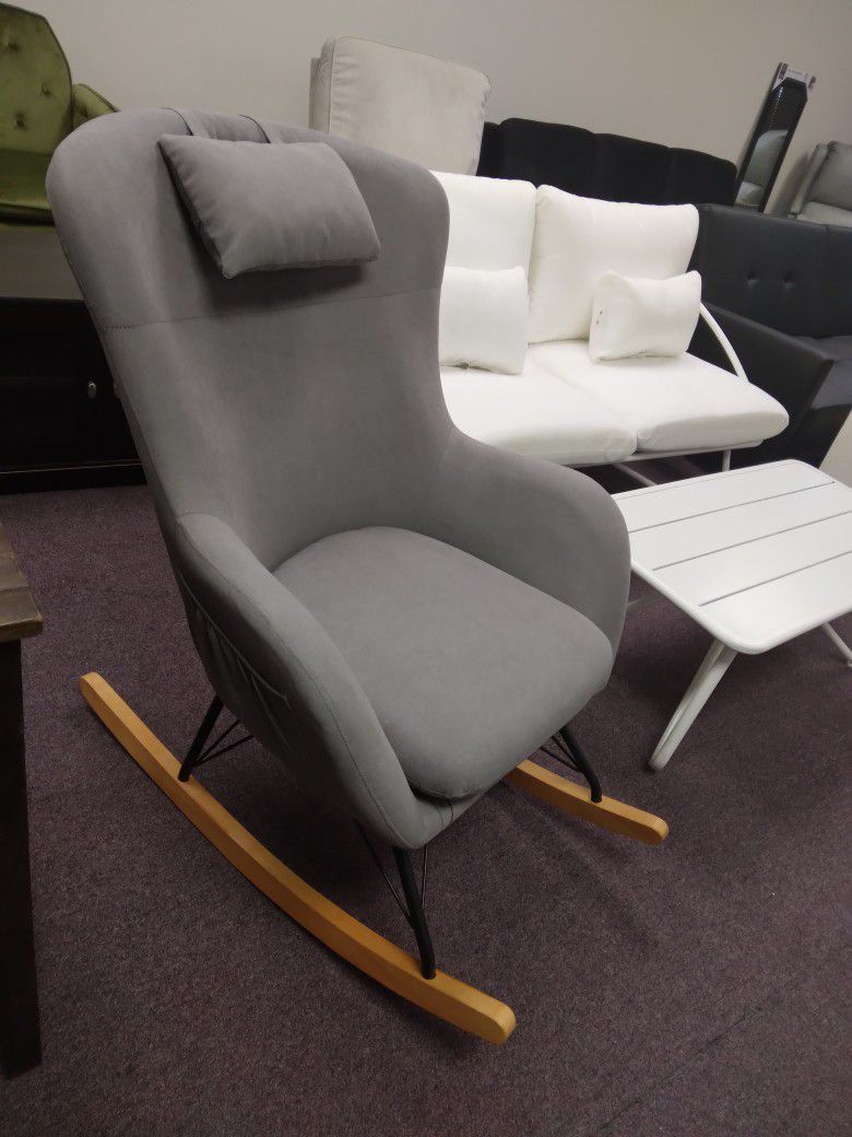 Rocking Chairs, Recliners, & Loungers