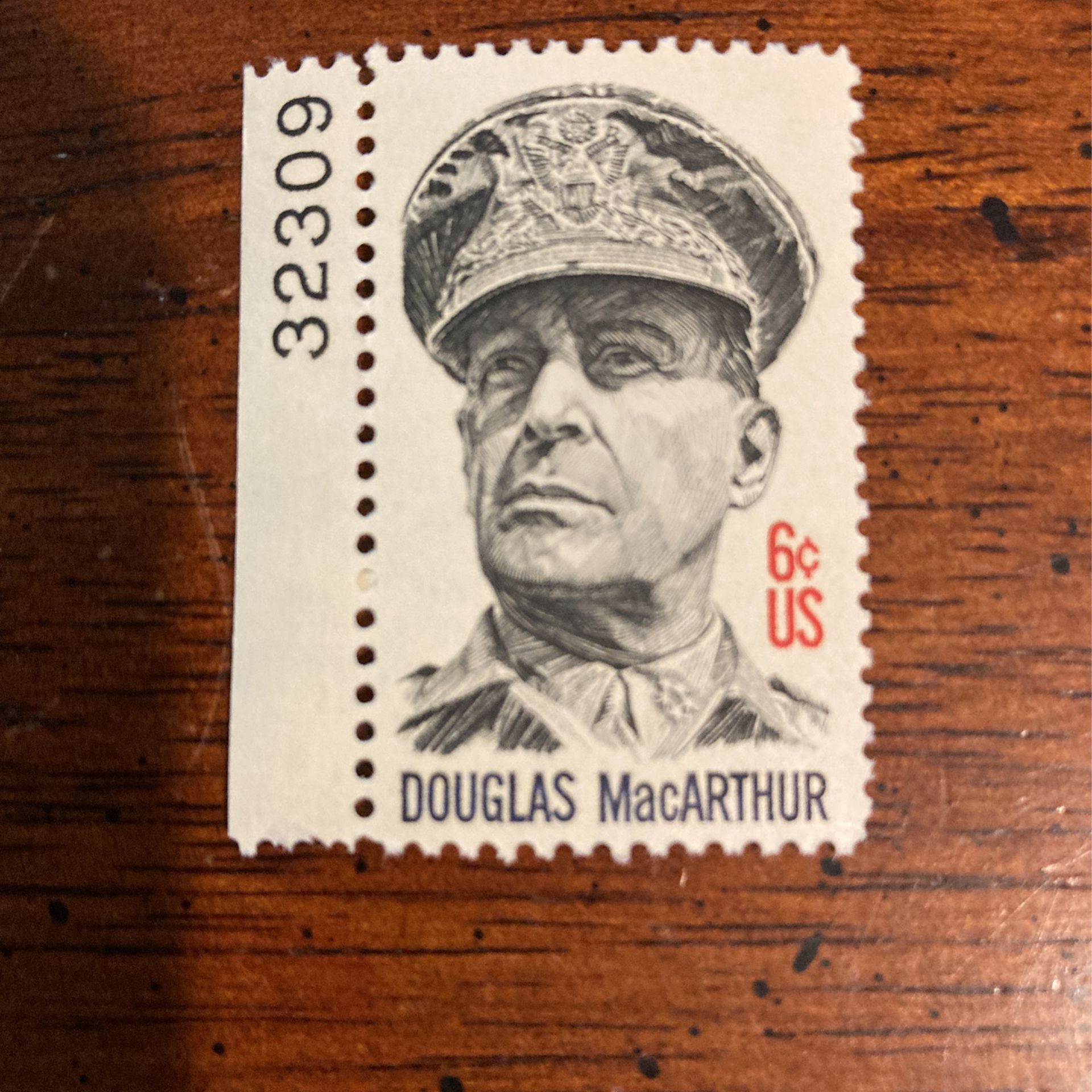 Douglas MacArtur 6 Cent Stamp