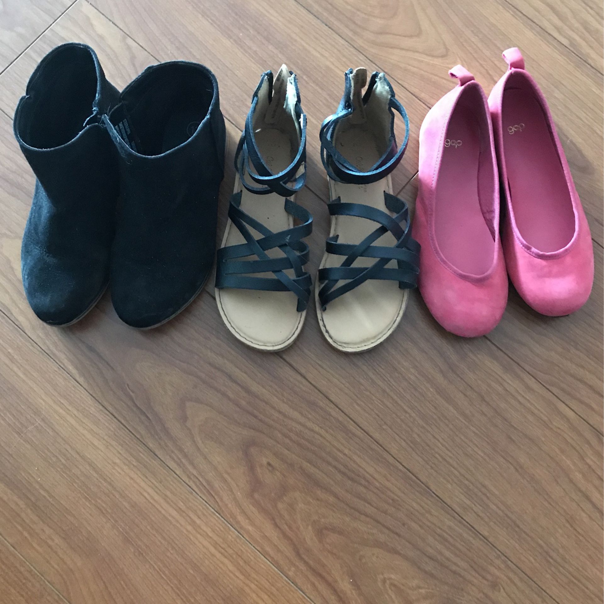 Girl’s shoes (3 Pairs)
