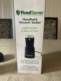 Foodsaver Handheld Vacuum Sealer (With 15 Vacuum Seal Zipper Bags) Thumbnail