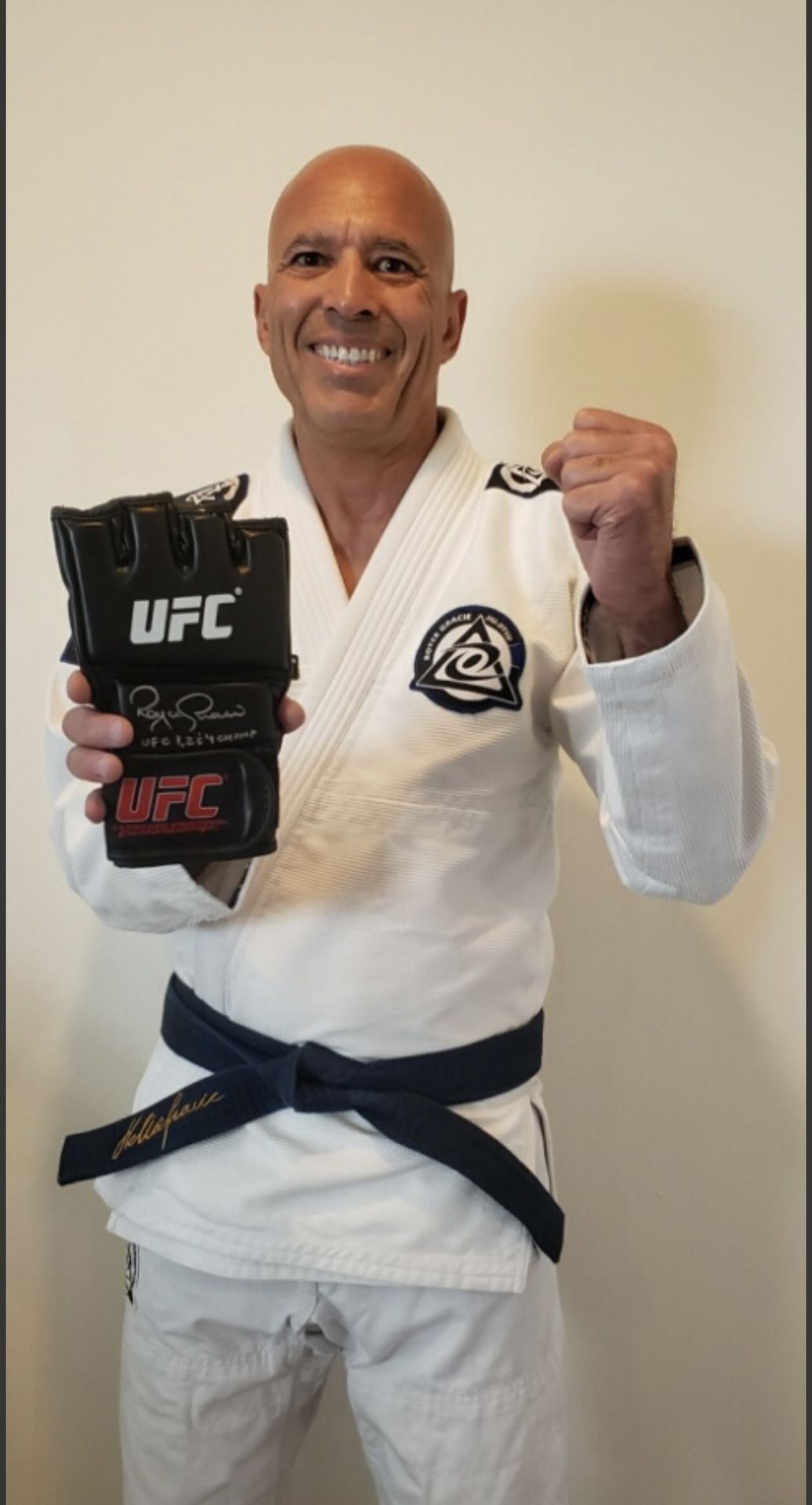 Royce Gracie UFC auto Glove