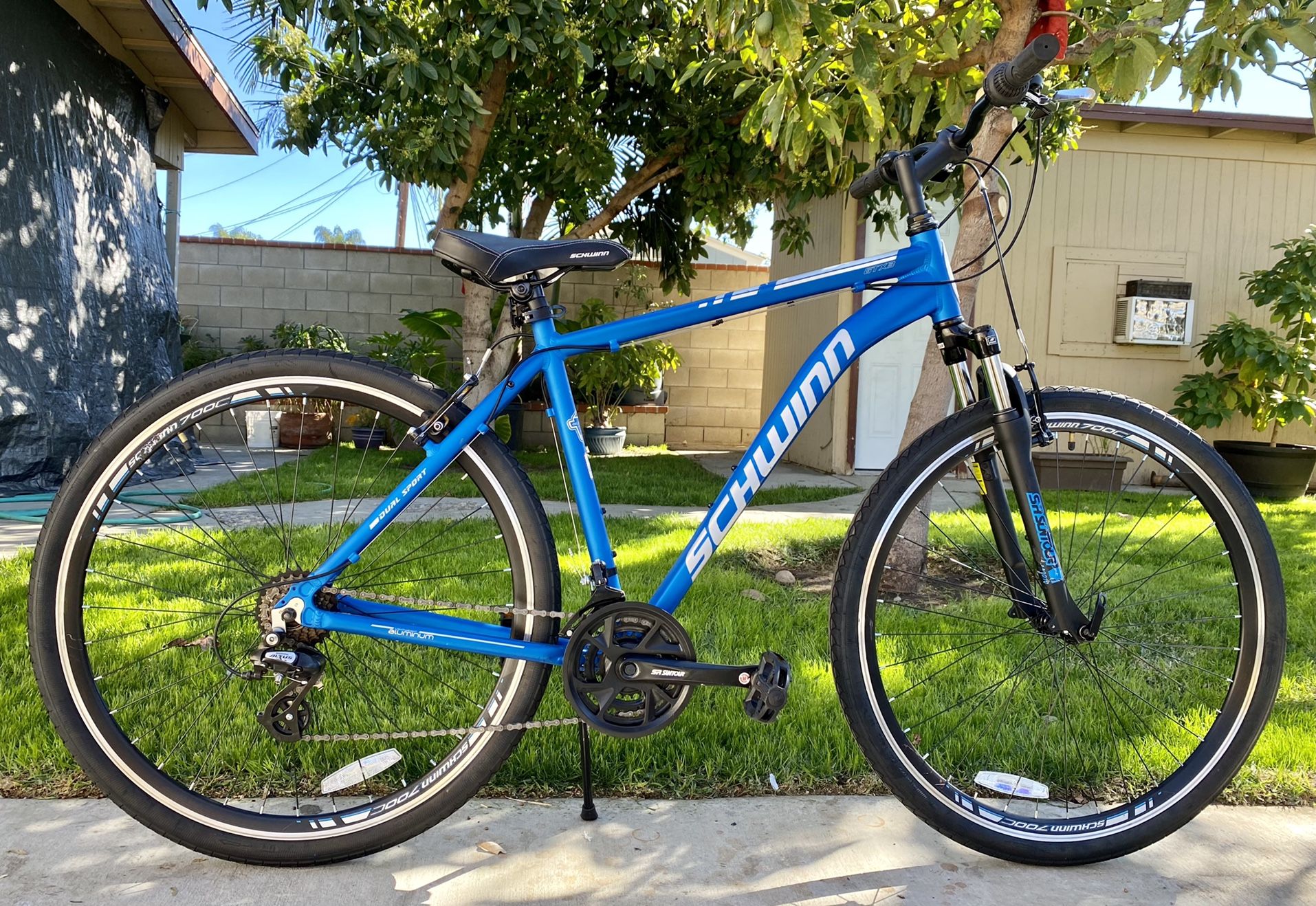 schwinn 700c mountain bike