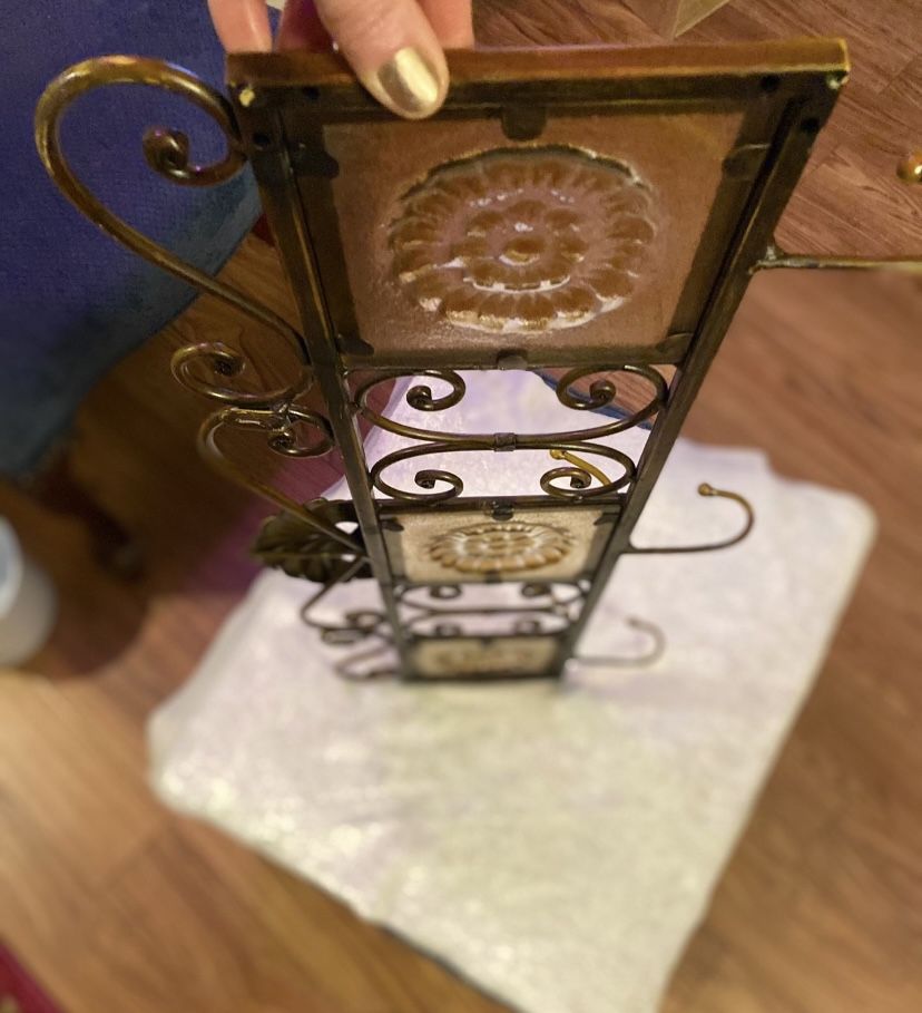 Vintage Dmokey Glass Tile And Schlptrd Metal Wall Mounted 3 Double Hook Rack