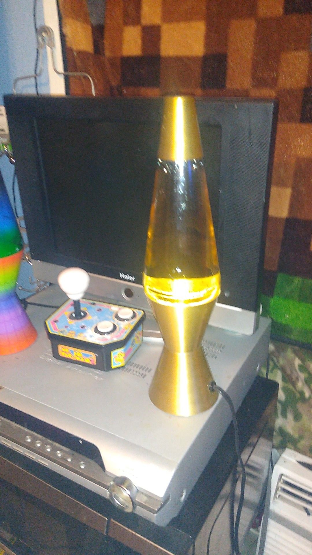 2 lava lamps need bulbs