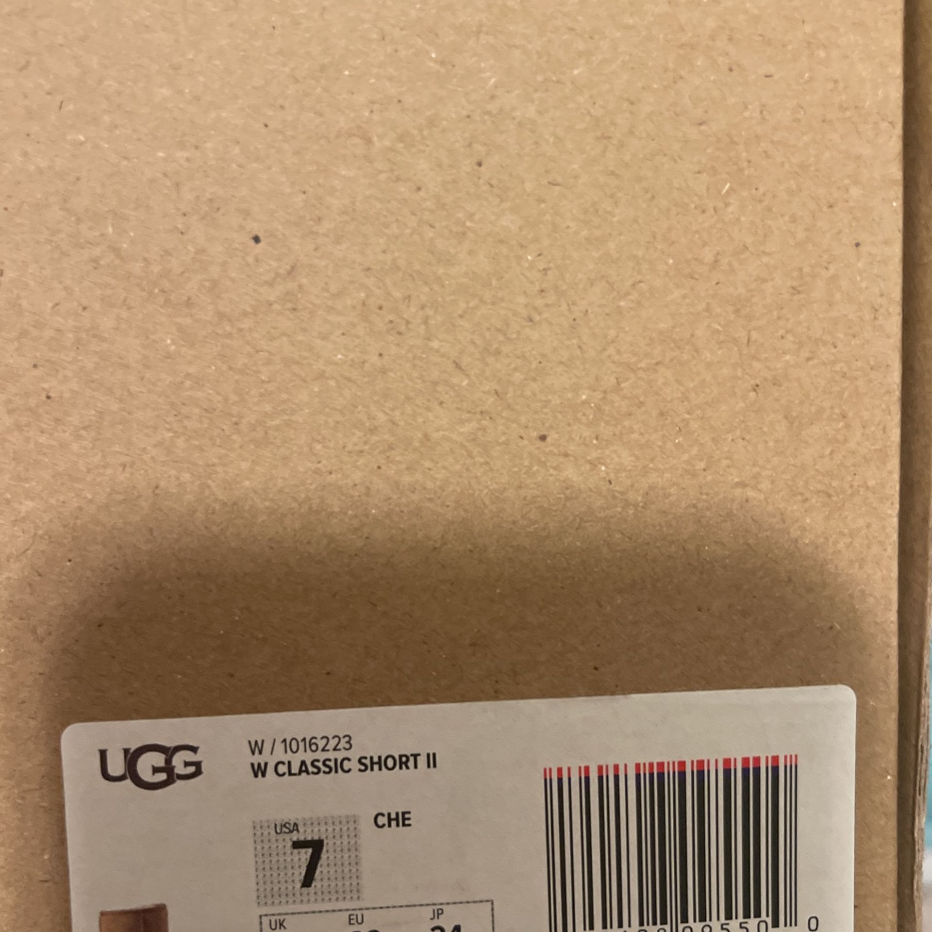 Brand New Uggs Short ll Size 7