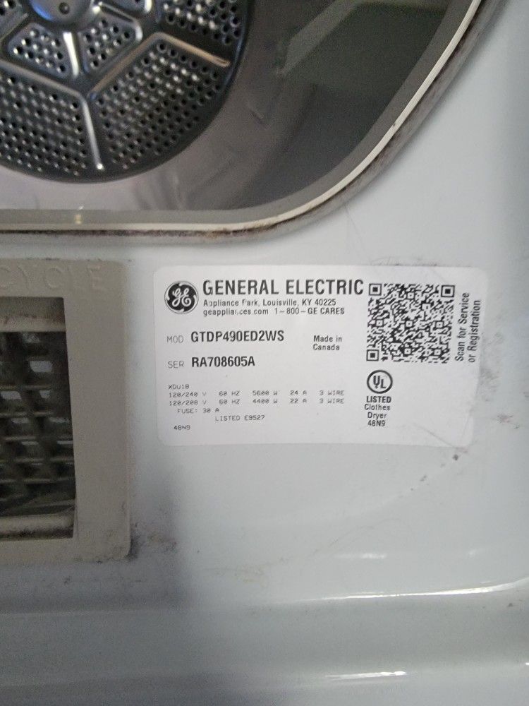 GE 4.5cuWasher And 7.2 Cu Dryer System