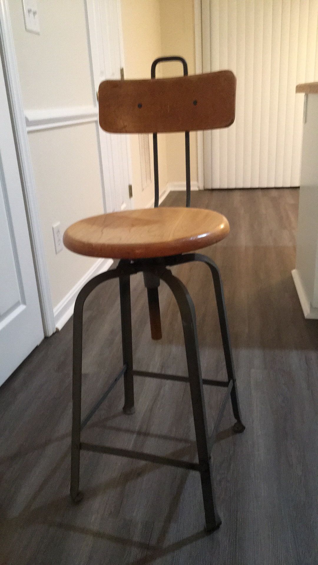 Artist/Drafting chair—Awesome find!