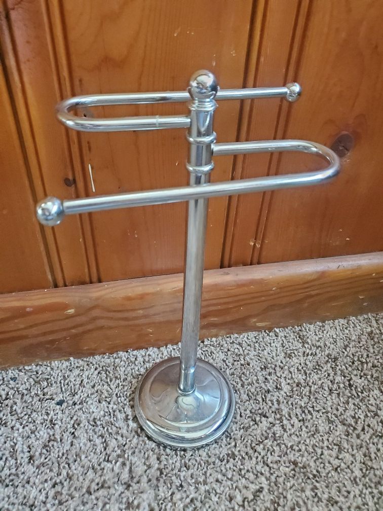 2) Jerewly holders set only $10 bucks!