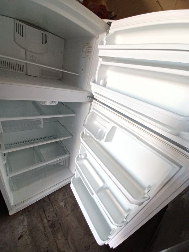 Frigidiare Apartment Fridge