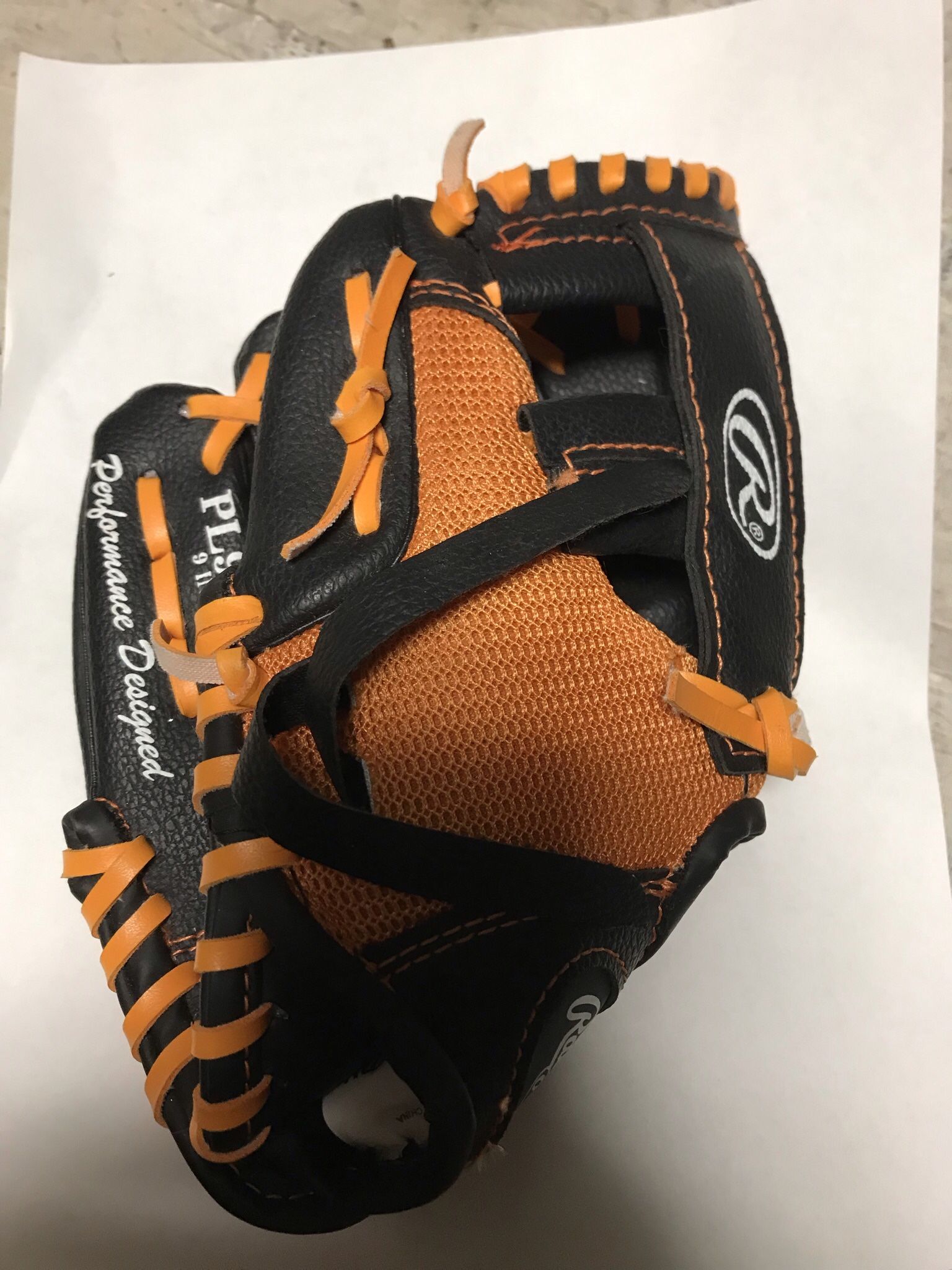 Rawlings Youth Player Basket Web 9 in Pitcher/Infield Glove Left-handed