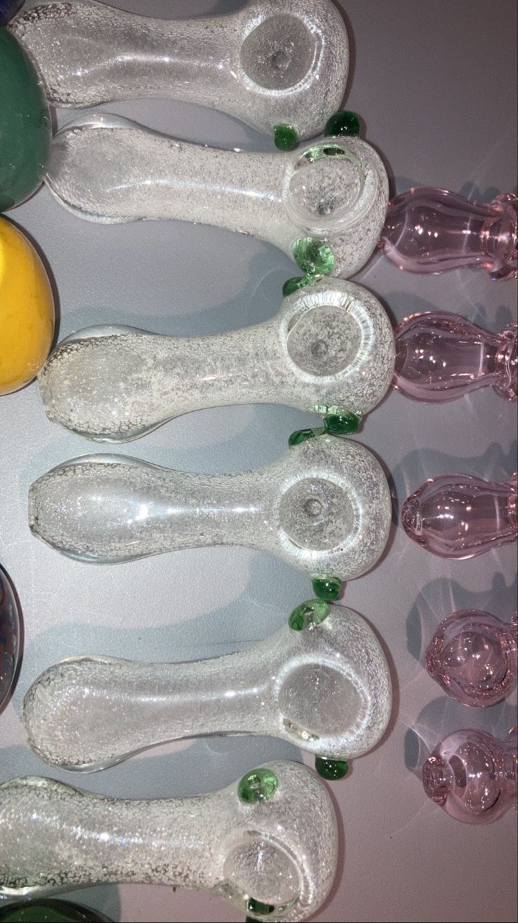 Glow In The Dark Flower Pipe $15