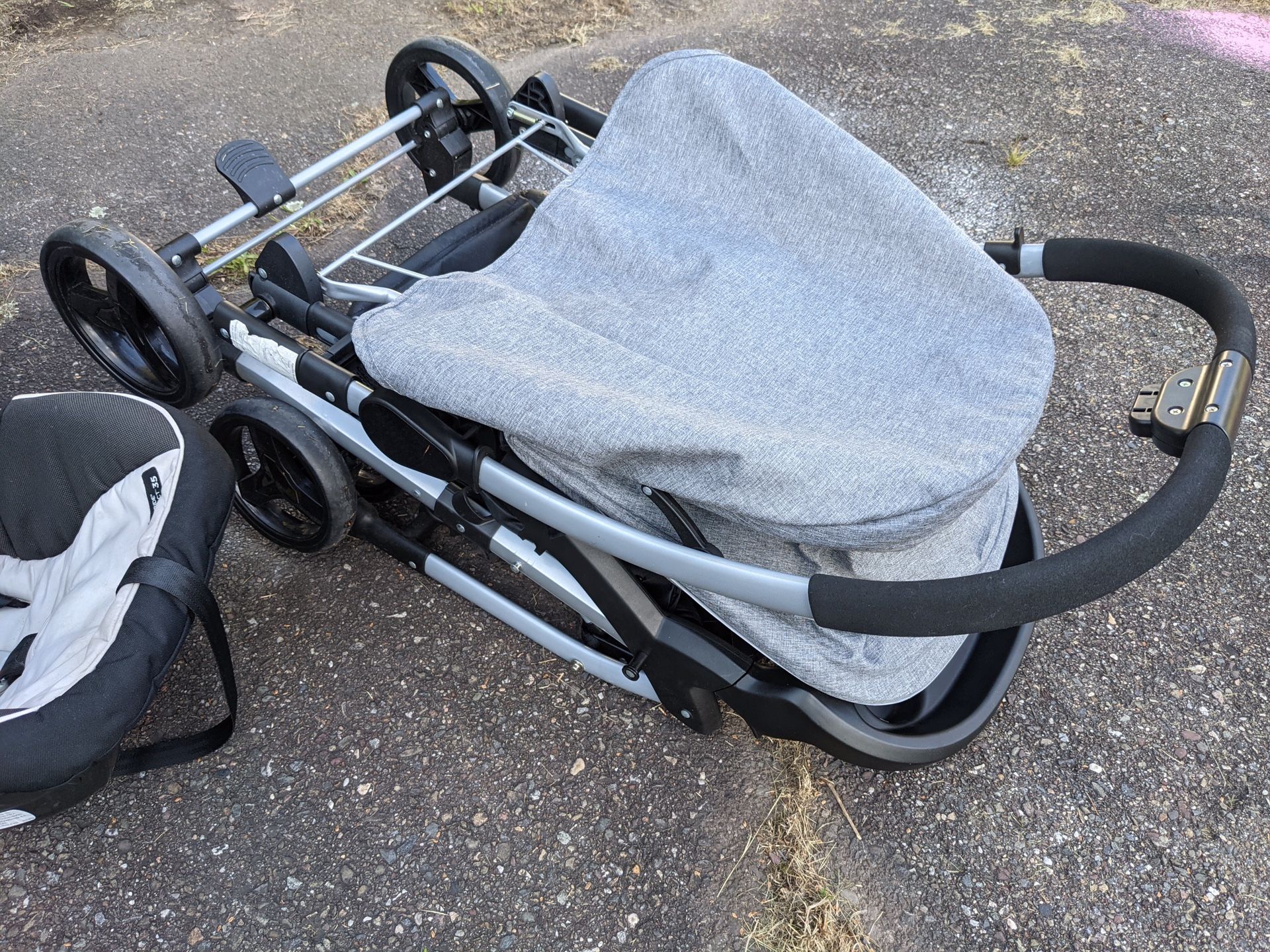Stroller & Graco Snugride Click Connect 35 Car Seat