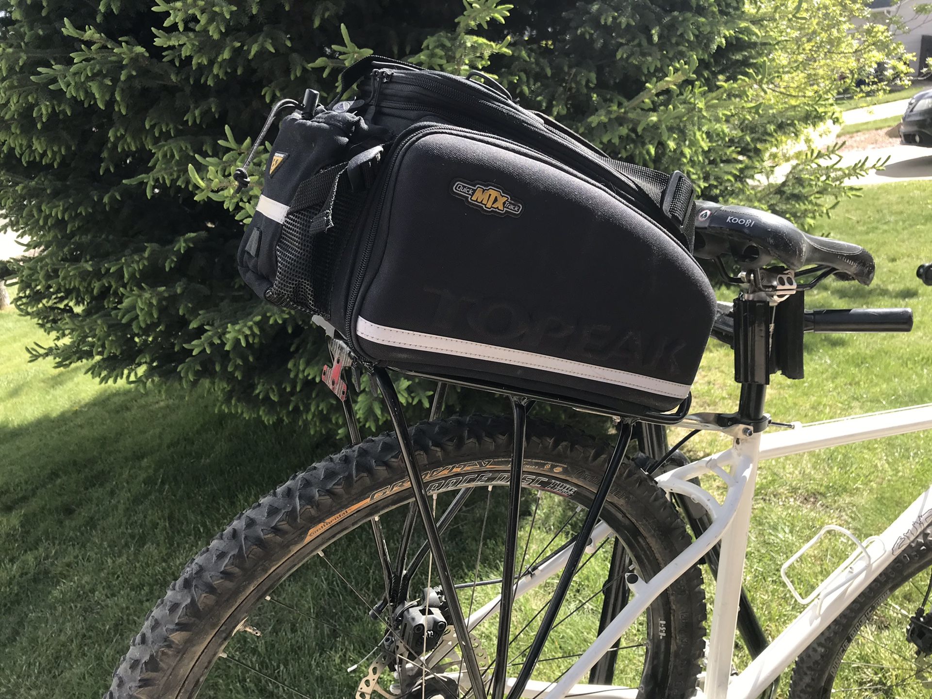 Topek bike rack and pannier