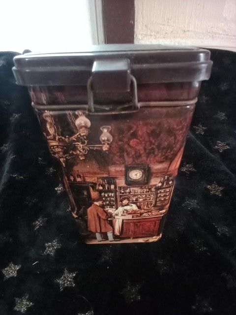Vernon's Cafe Can