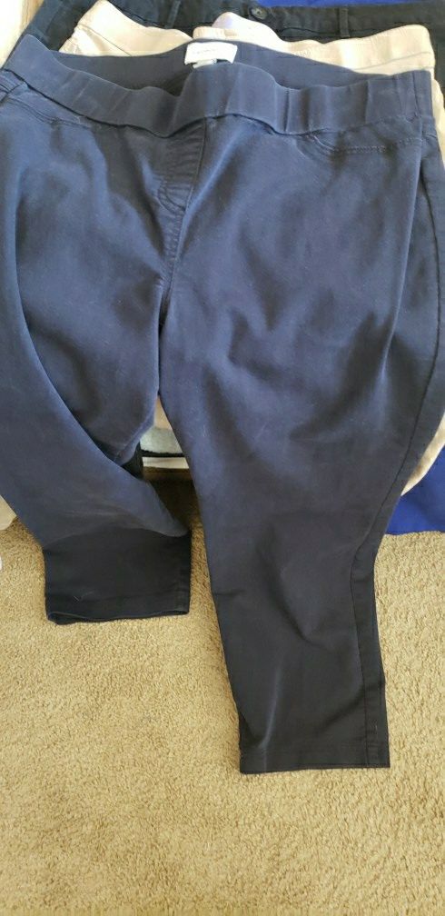 Size 16 Pants. 6 Pair. Good Shape.
