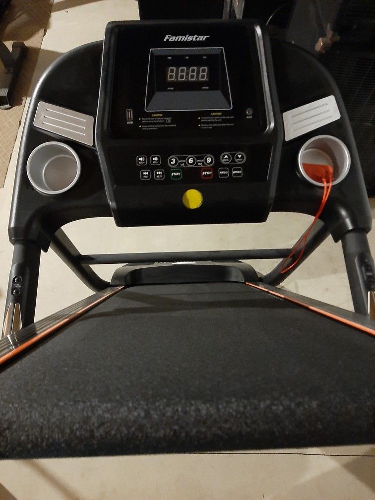 Famistar W500C Treadmill