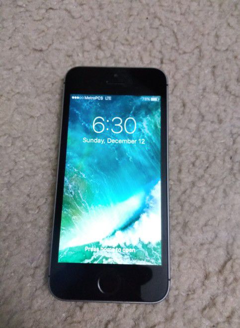 APPLE IPHONE 5 UNLOCKED ANY CARRIER SIM USA OR MEXICO SOUTH EUROPE for Sale in Los Angeles, CA - OfferUp