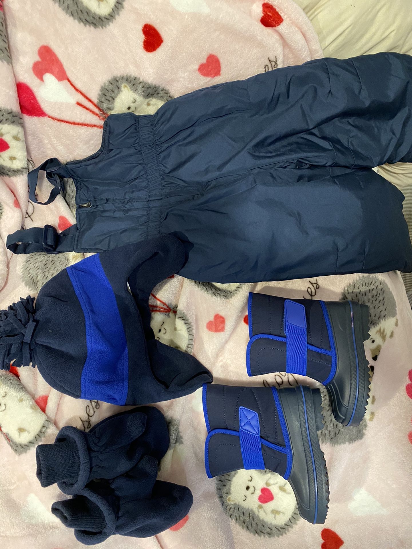 Toddler winter snow suit / snow boots