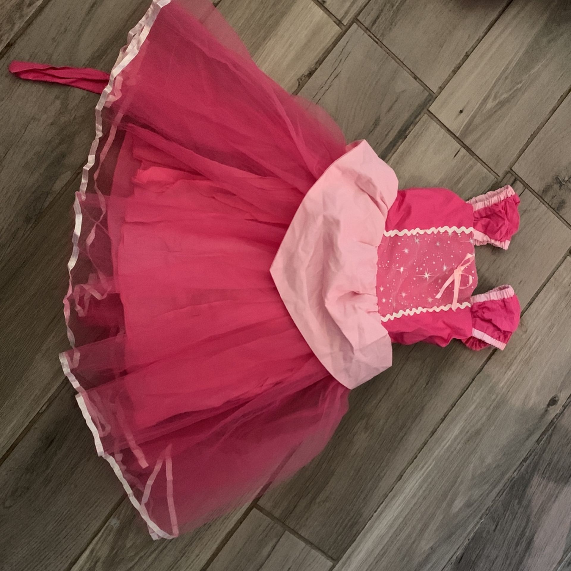 Princess Costume Dress Size 4/5T NEW