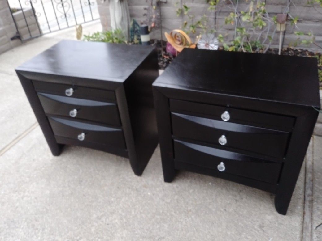 SET OF BLACK NIGHTSTANDS WITH CRYSTAL KNOBS