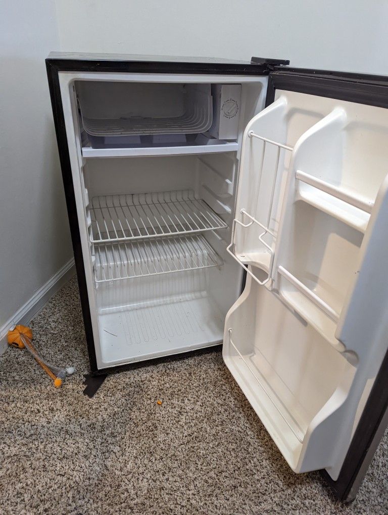 Magic chef refrigerator