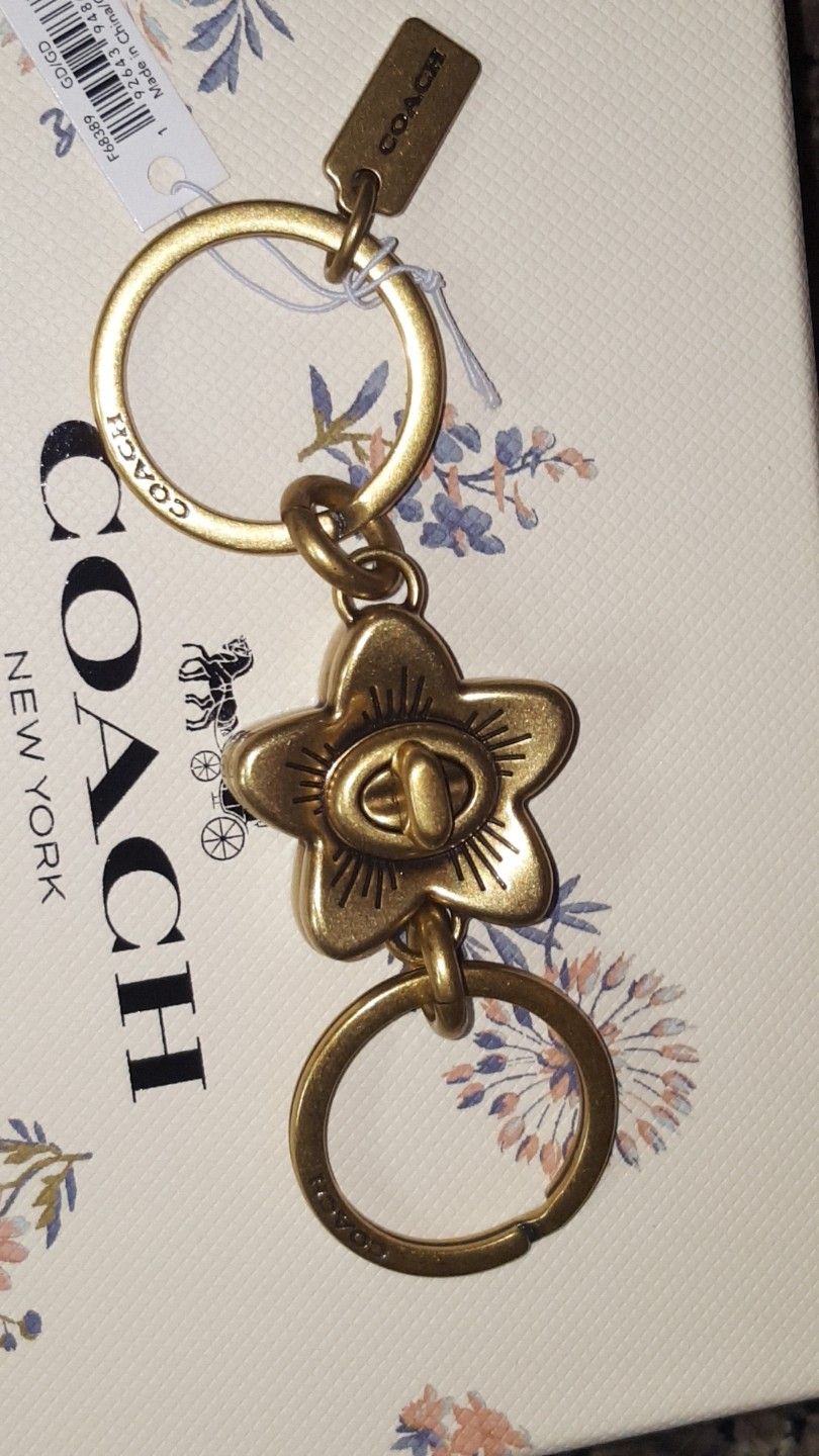 COACH Valet Keychain Handbag Turnlock WildFlower Charm NWT