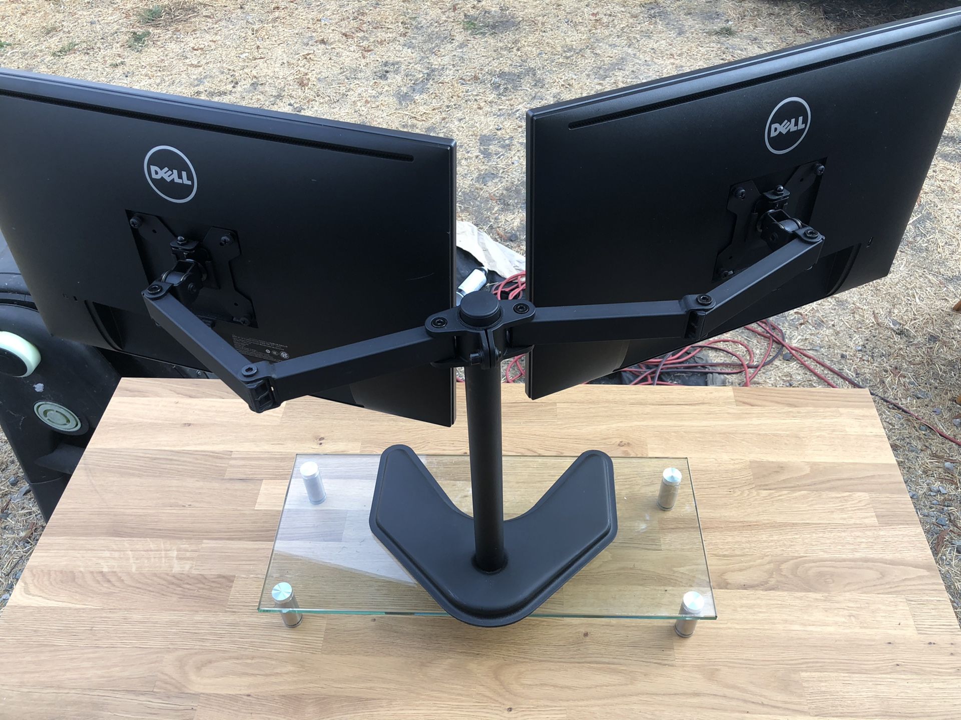 Dell UltraSharp 24 Monitor - P2419H Dual Monitor Setup