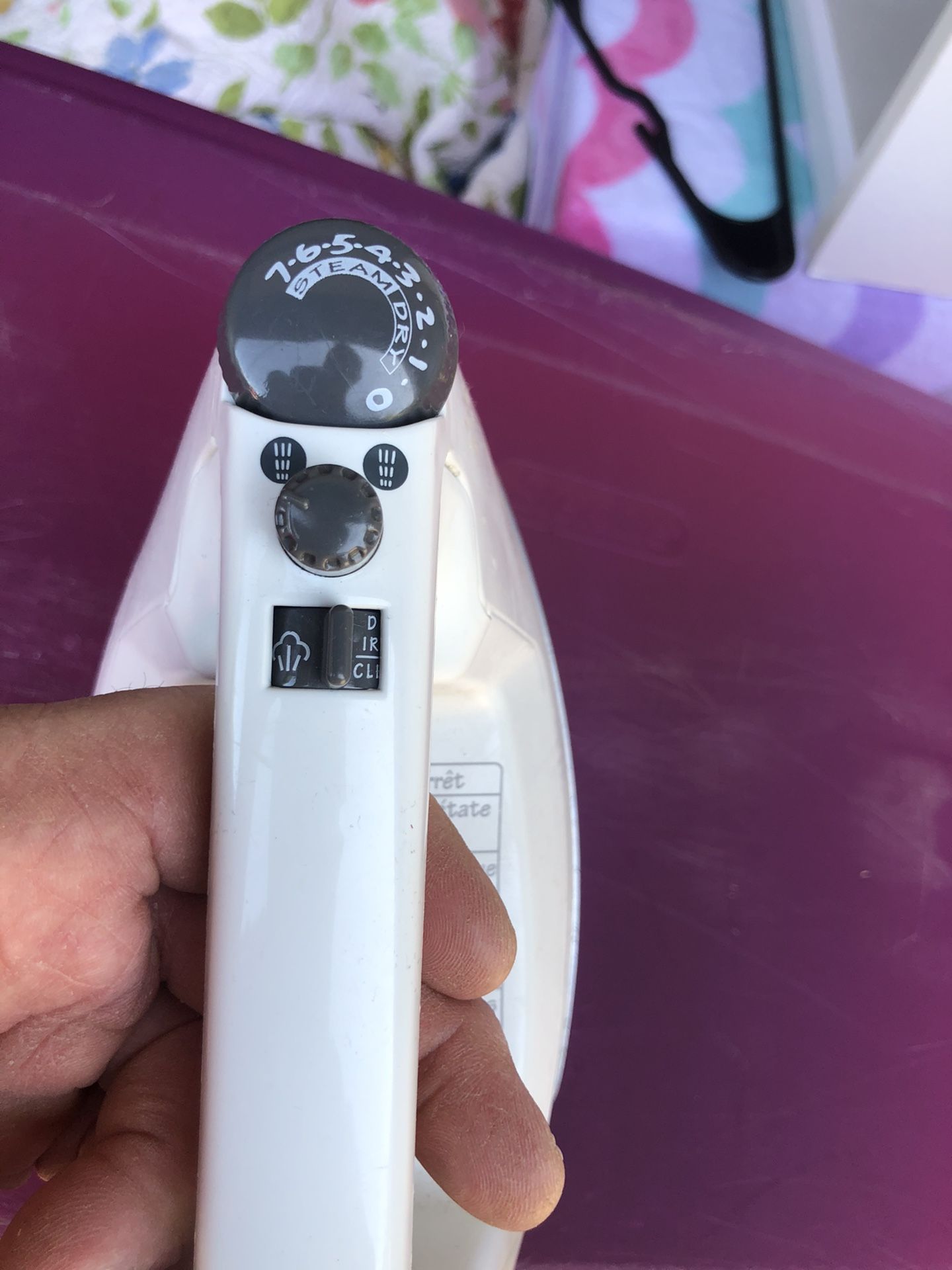 Ultra Ease Proctor Silex Electric Steam Iron, model 17109