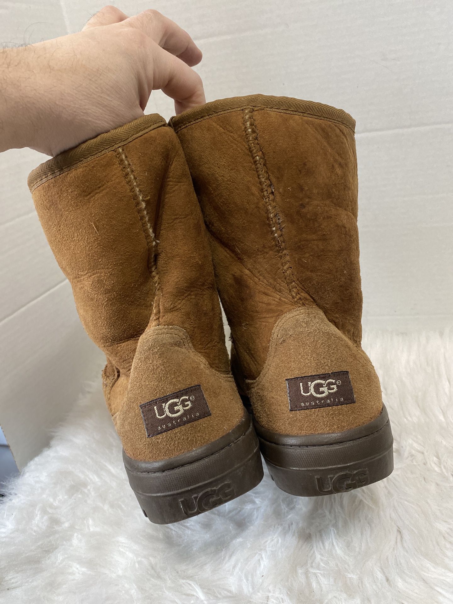 UGG Australia Men's Short Boots 5220 Chestnut Brown with Sheepskin Size 9 US