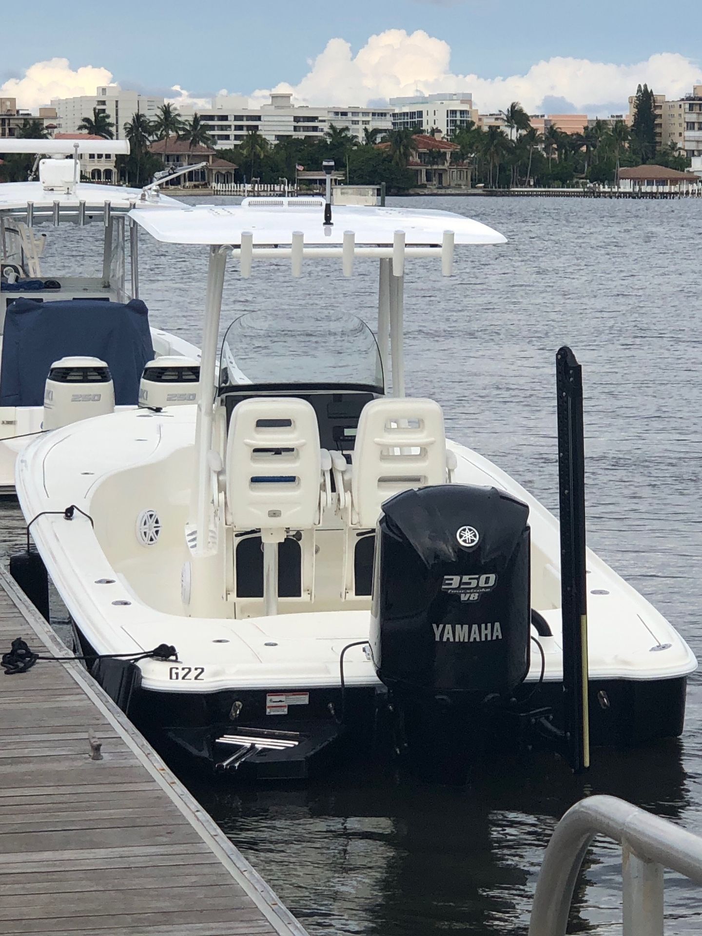 Outboards * 2016 350 Yamaha with lots Only 180 hrs FBW DEC Marine