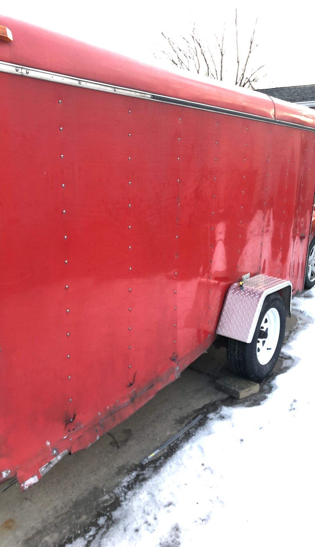 Enclosed utility trailer 6x12